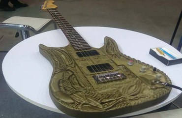 Guitarra de cobre